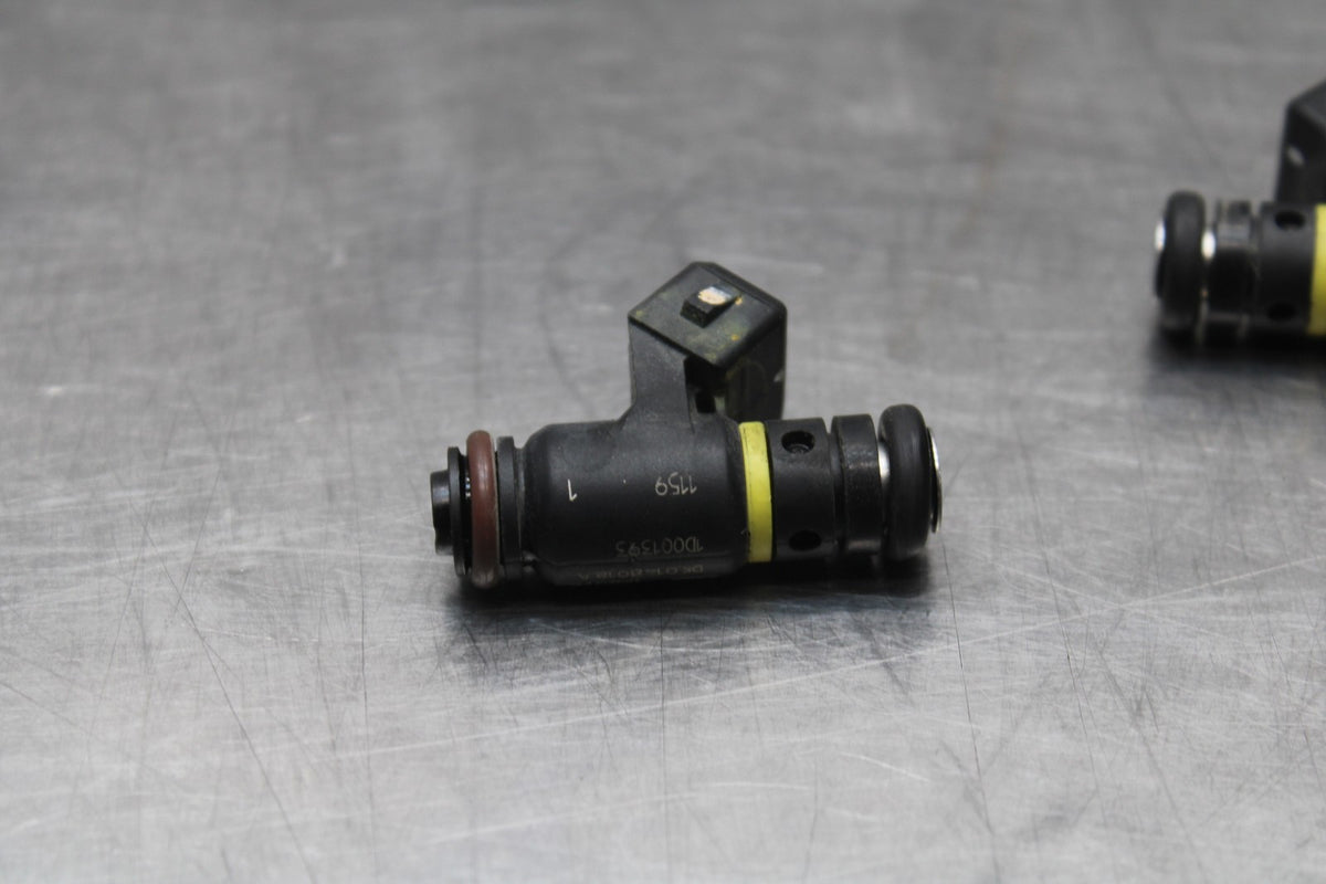 19 MOTO GUZZI V7 III FUEL INJECTOR SET PAIR BB831