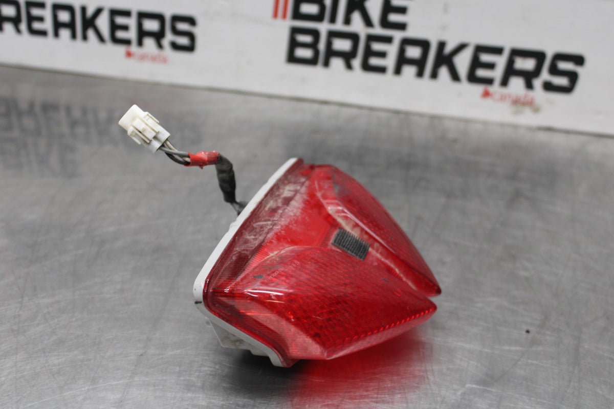 11-24 SUZUKI GSXR750 REAR TAIL TAILLIGHT BACK BRAKE LIGHT BB879