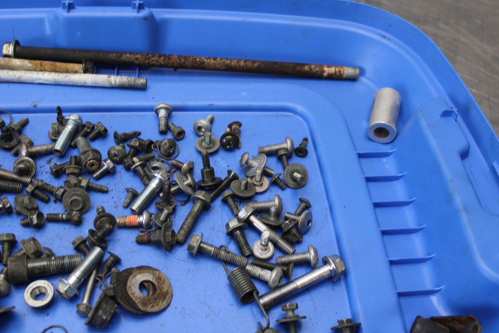 03 SUZUKI SV650S MOUNTING BOLTS HARDWARE MOTOR SCREWS BB167