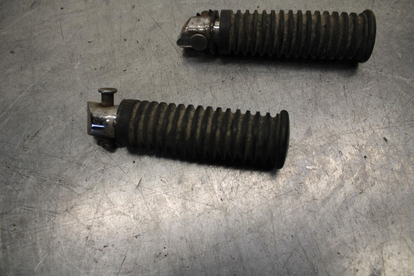 1996 Kawasaki Vulcan 800 VN800B Classic REAR PASSENGER FOOT STEP PEG BB93
