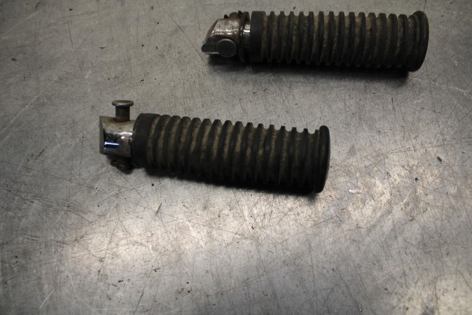 1996 Kawasaki Vulcan 800 VN800B Classic REAR PASSENGER FOOT STEP PEG BB93