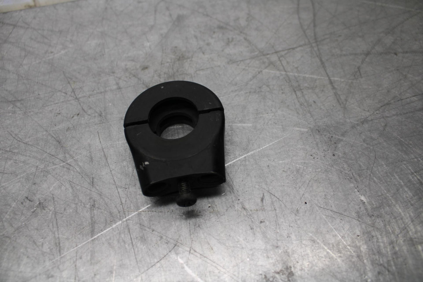 07-08 KAWASAKI CONCOURS 1400 ABS THROTTLE CABLE LINE HOUSING GUIDE BB449