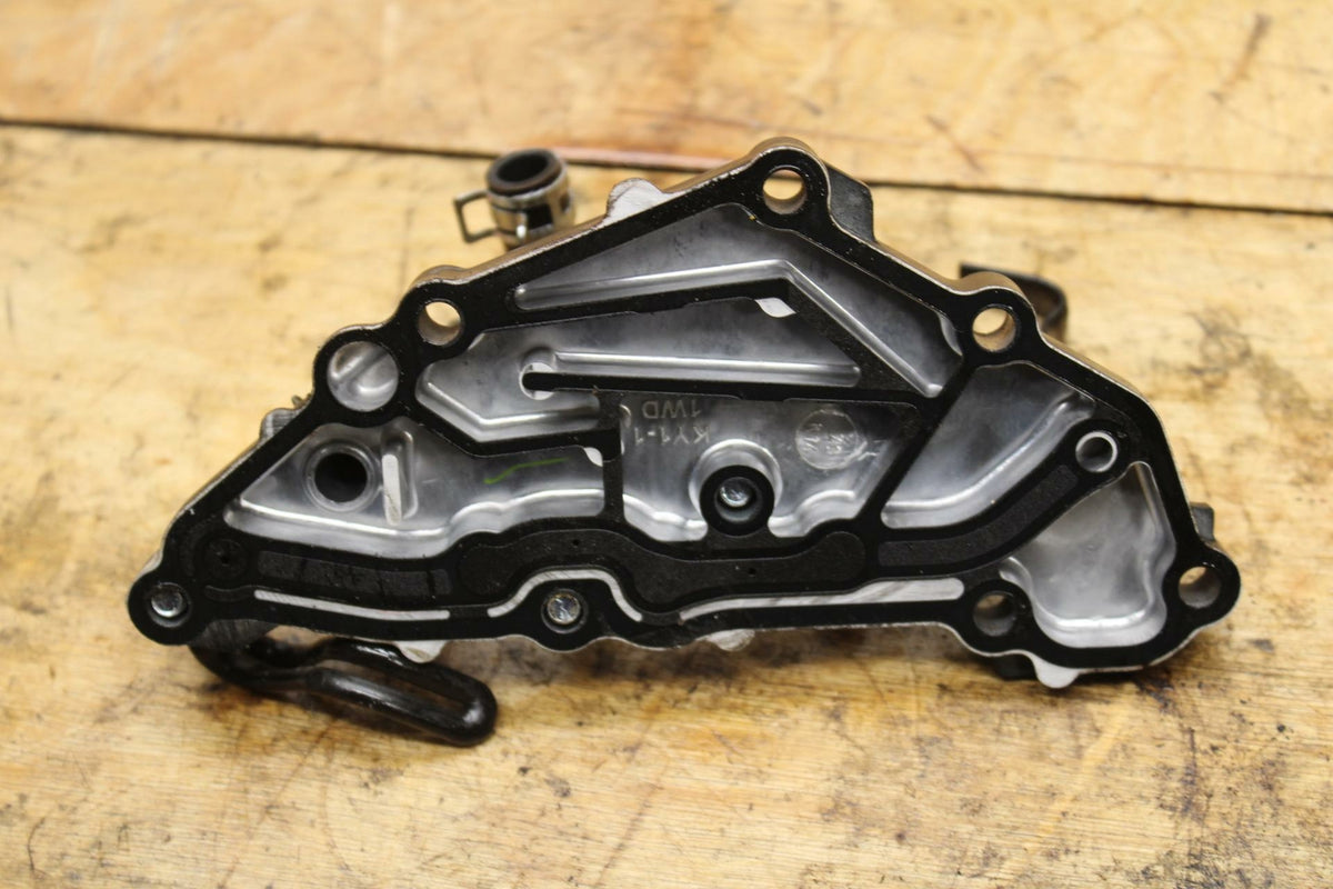 15-17 YAMAHA YZF R3 UPPER ENGINE TOP CRANKCASE CRANK CASE VENT COVER BB293