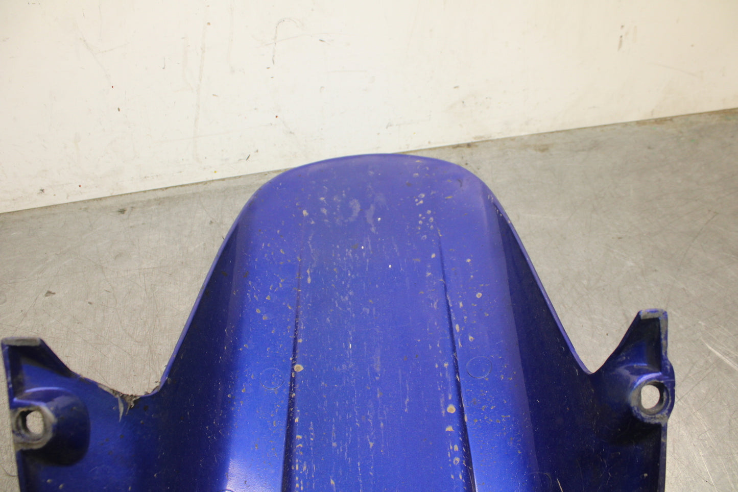 00-01 YAMAHA YZF R1 REAR BACK WHEEL TIRE HUGGER FENDER BB755