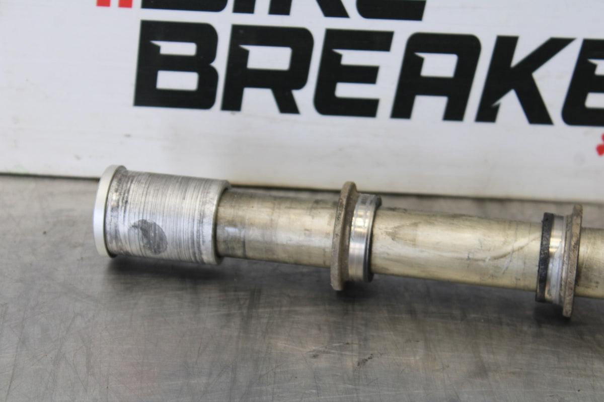 09 KAWASAKI CONCOURS 14 ZG1400B FRONT WHEEL RIM AXLE PIVOT BOLT BB875