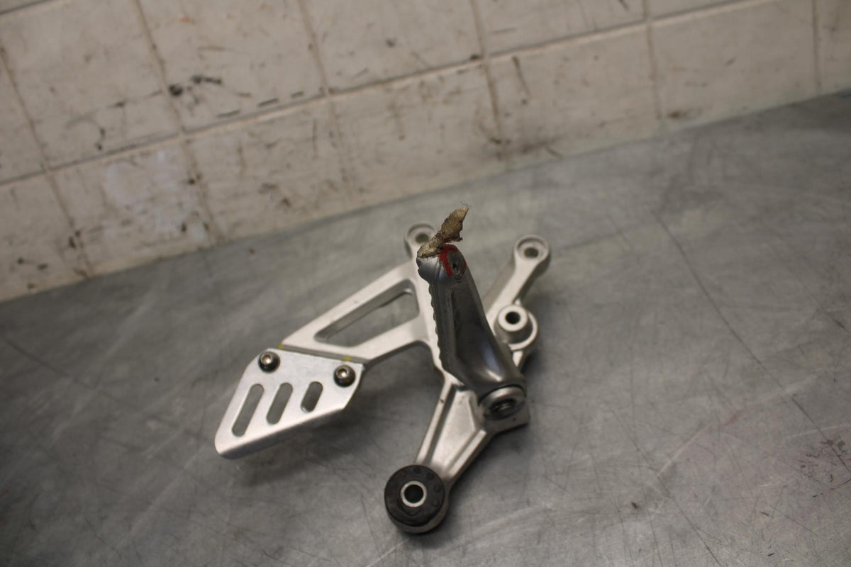 2010 Aprilia RSV1000R RIGHT REARSET REAR SET DRIVER FOOT PEG REST STOP BB513