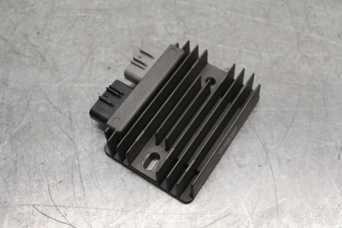 21-24 APRILIA TUONO 660 FACTORY RECTIFIER VOLTAGE REGULATOR BB733