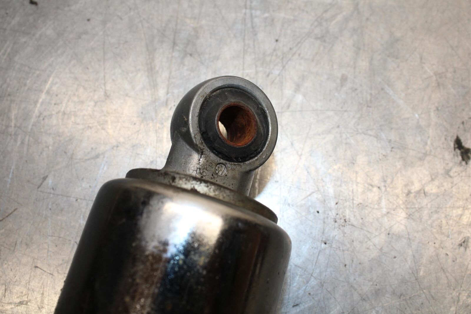 75 SUZUKI GT 550 REAR BACK SHOCK ABSORBER SUSPENSION BB67