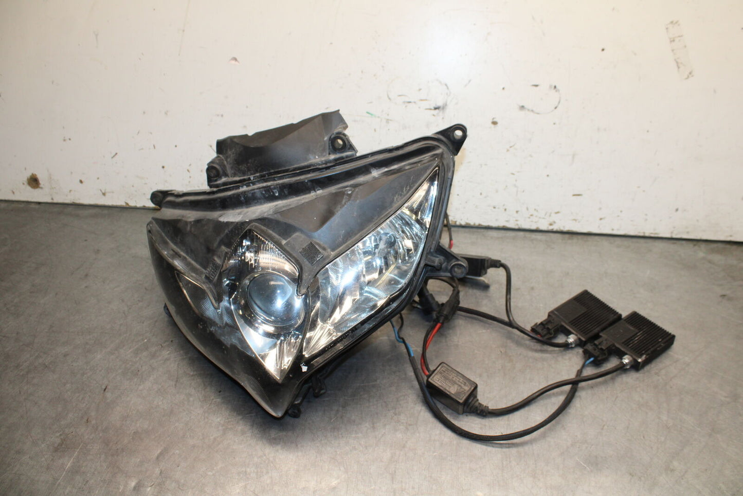 08-09 SUZUKI GSXR600 FRONT HEADLIGHT HEAD LIGHT LAMP BB728