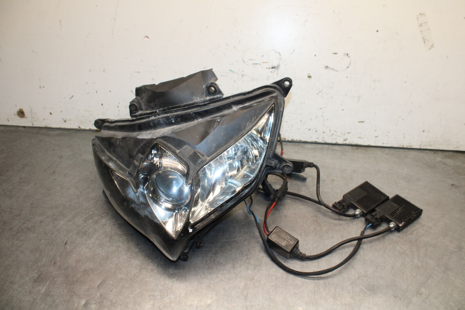 08-09 SUZUKI GSXR600 FRONT HEADLIGHT HEAD LIGHT LAMP BB728