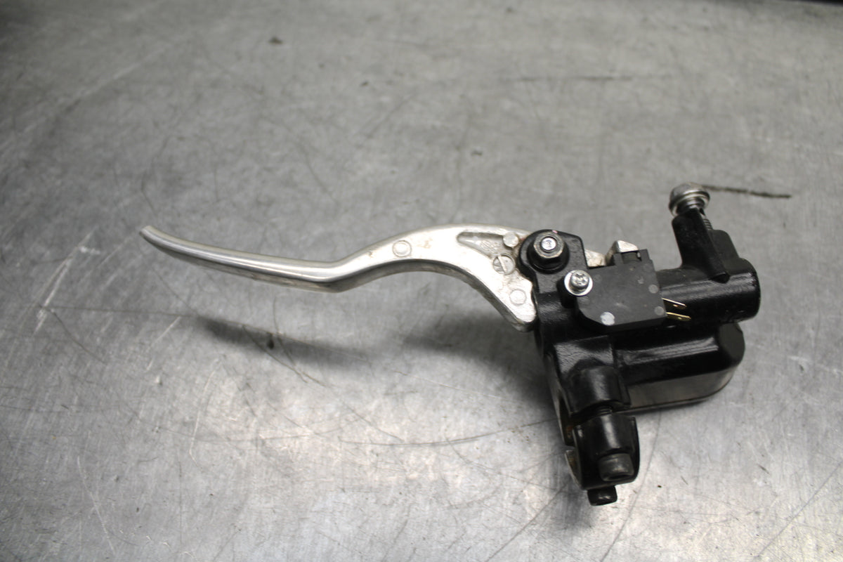 24 KAWASAKI NINJA 500 ABS FRONT BRAKE MASTER CYLINDER BB744