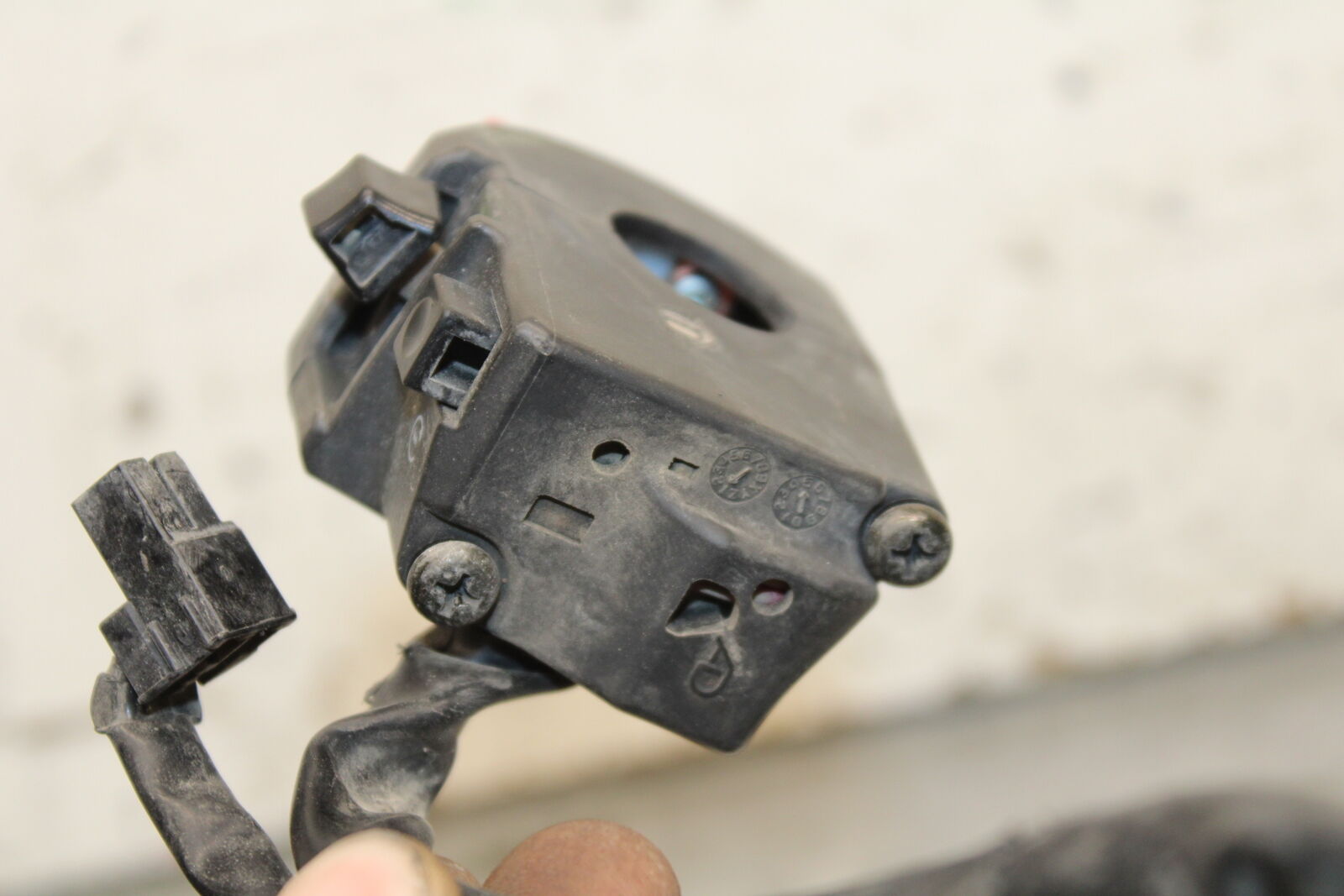 06-07 KAWASAKI NINJA ZX10R RIGHT CLIP ON KILL OFF START SWITCH SWITCHES  BB115