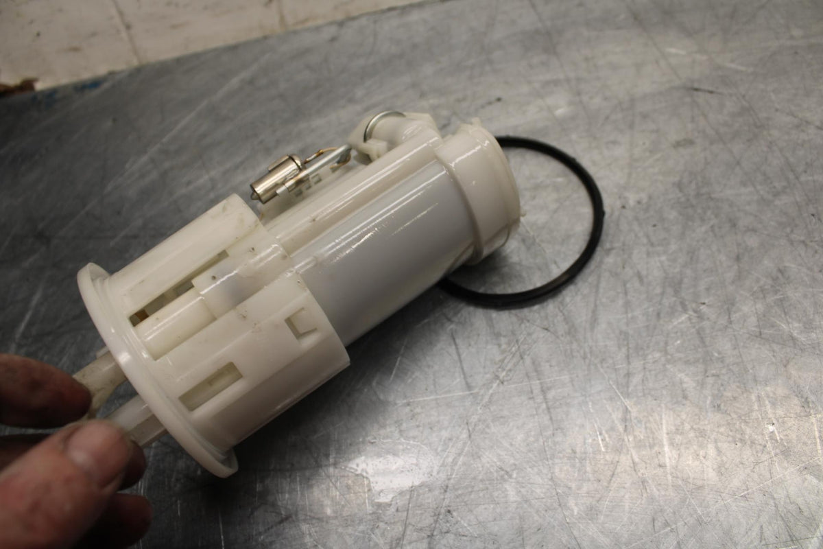 07-08 YAMAHA YZF R1 FUEL PUMP GAS PETROL SENDER UNIT 4C8-13907-01-00 BB483