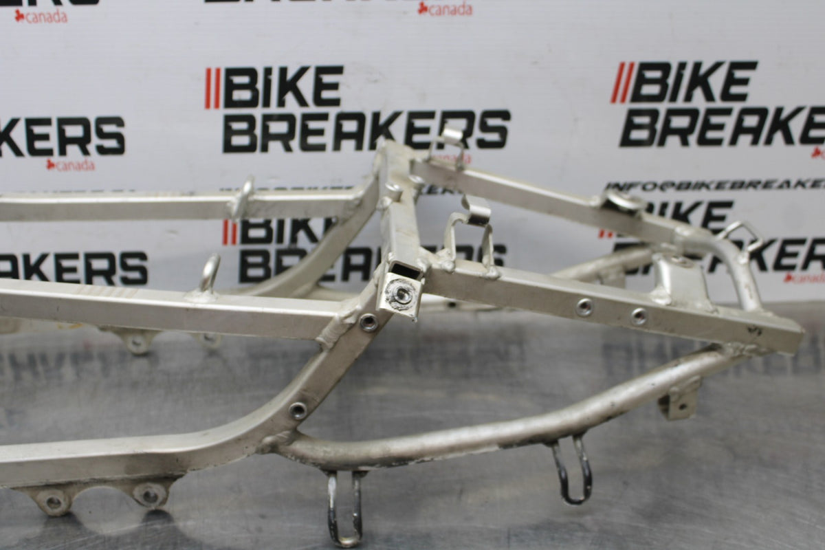 00 SUZUKI GSXR750 REAR SUBFRAME BACK SUB FRAME BB820