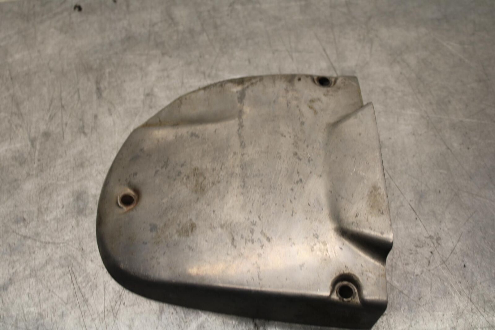 75 SUZUKI GT 550 ENGINE SPROCKET COVER BB67