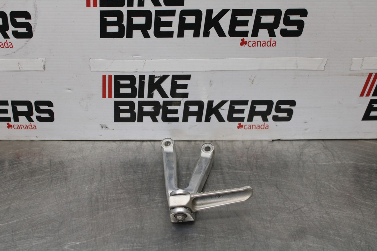 03 YAMAHA YZF R1 LEFT REAR BACK PASSENGER PEG BB895