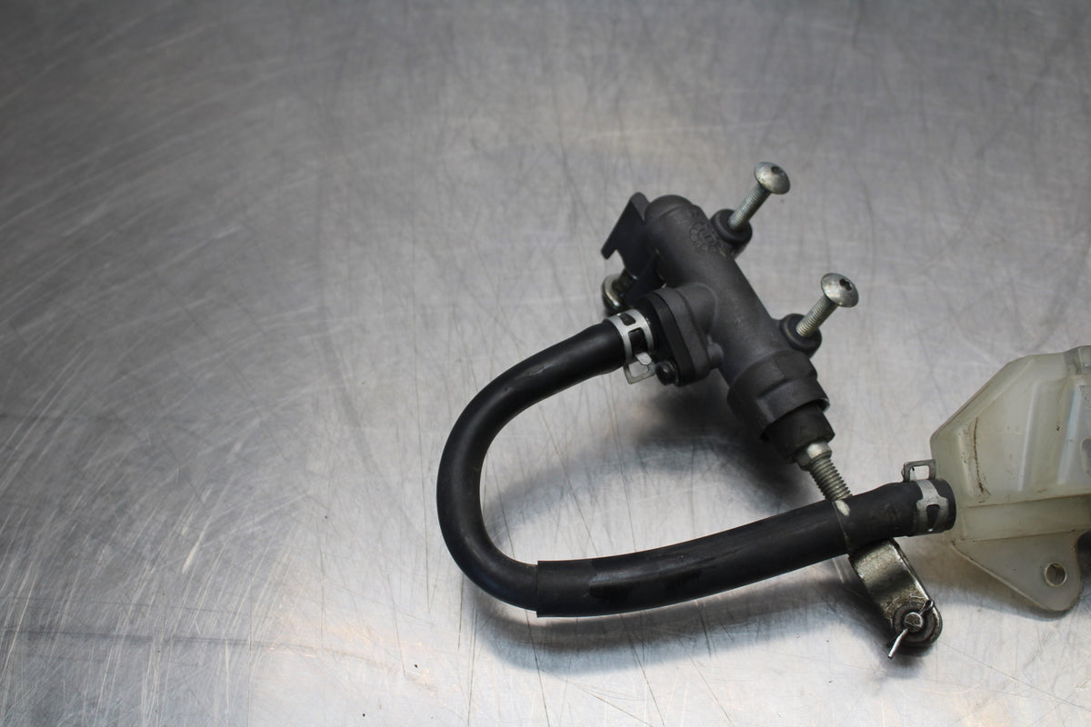 04-09 SUZUKI GS500F REAR BACK BRAKE MASTER CYLINDER W RESERVOIR BB165