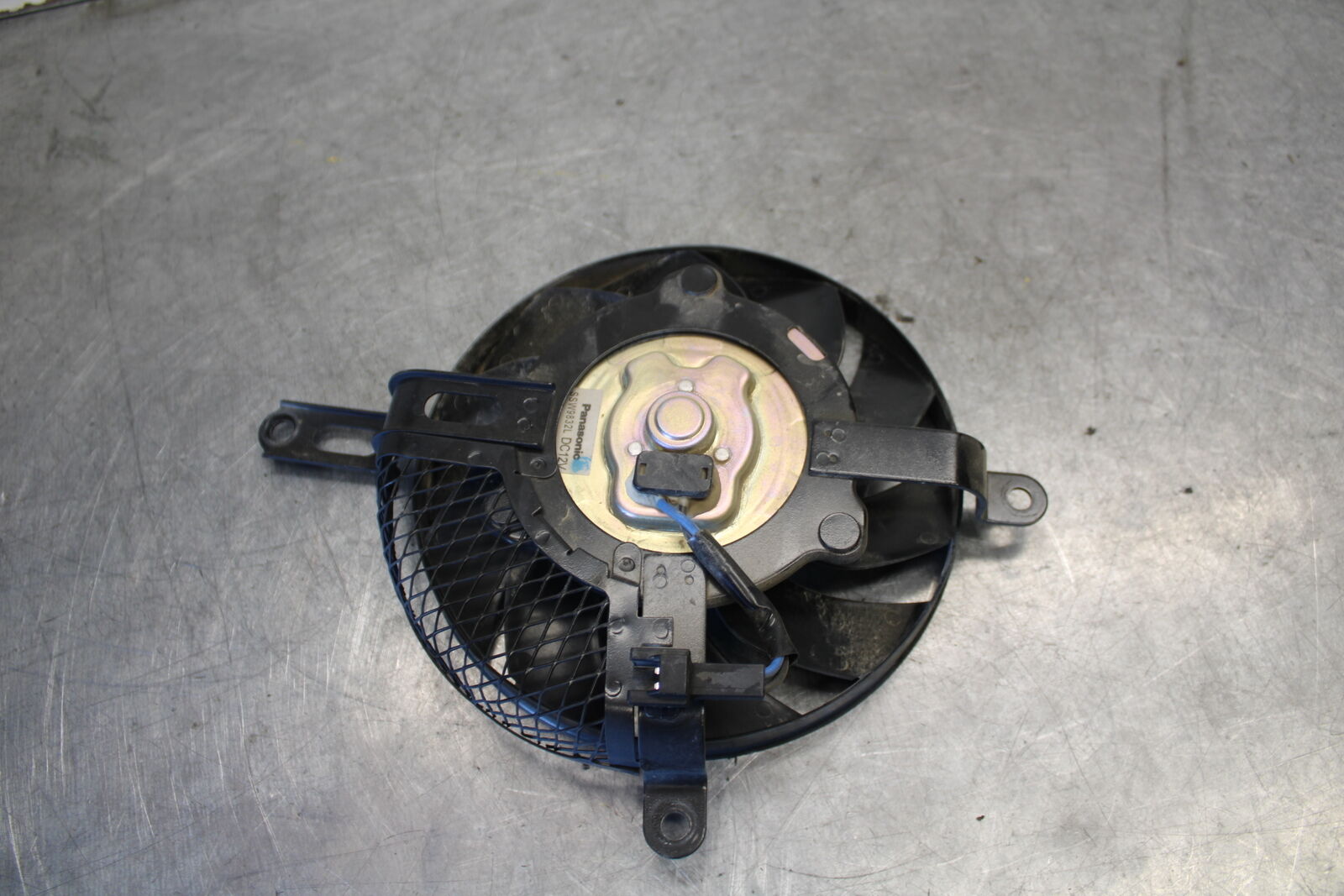 11-24 SUZUKI GSXR750 ENGINE RADIATOR COOLING FAN BB687