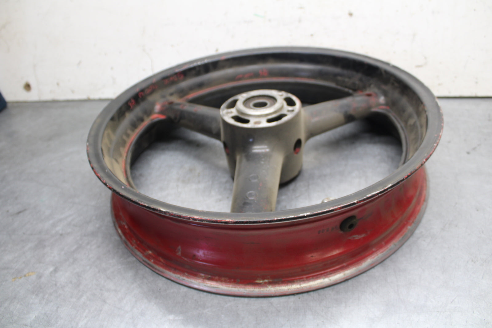 95 SUZUKI GSXR1100W FRONT WHEEL FRONT RIM BB28