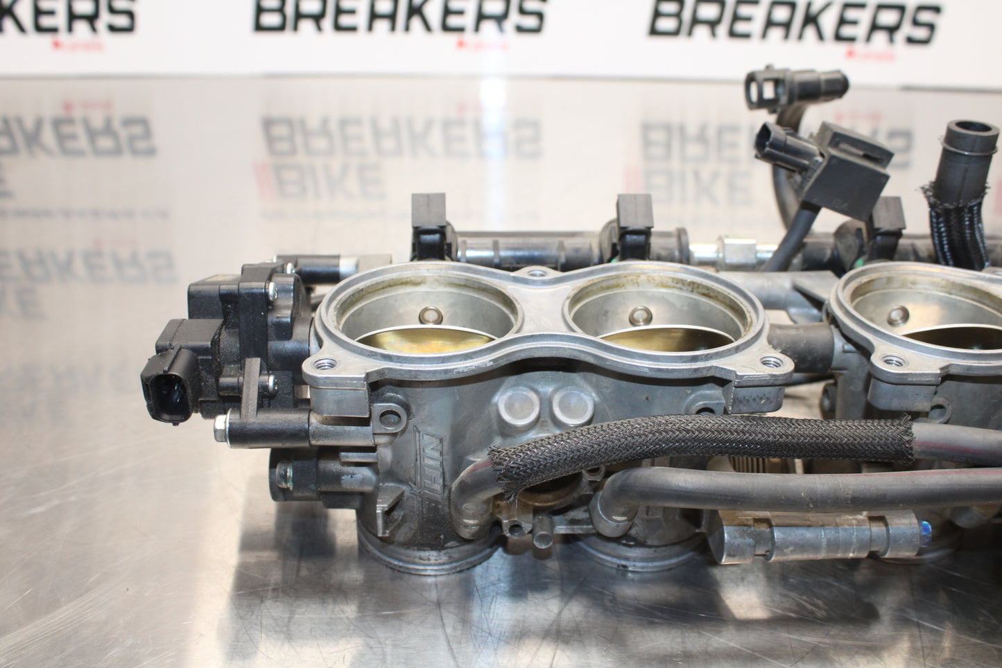11 SUZUKI GSXR1000 MAIN FUEL INJECTORS / THROTTLE BODIES BB142