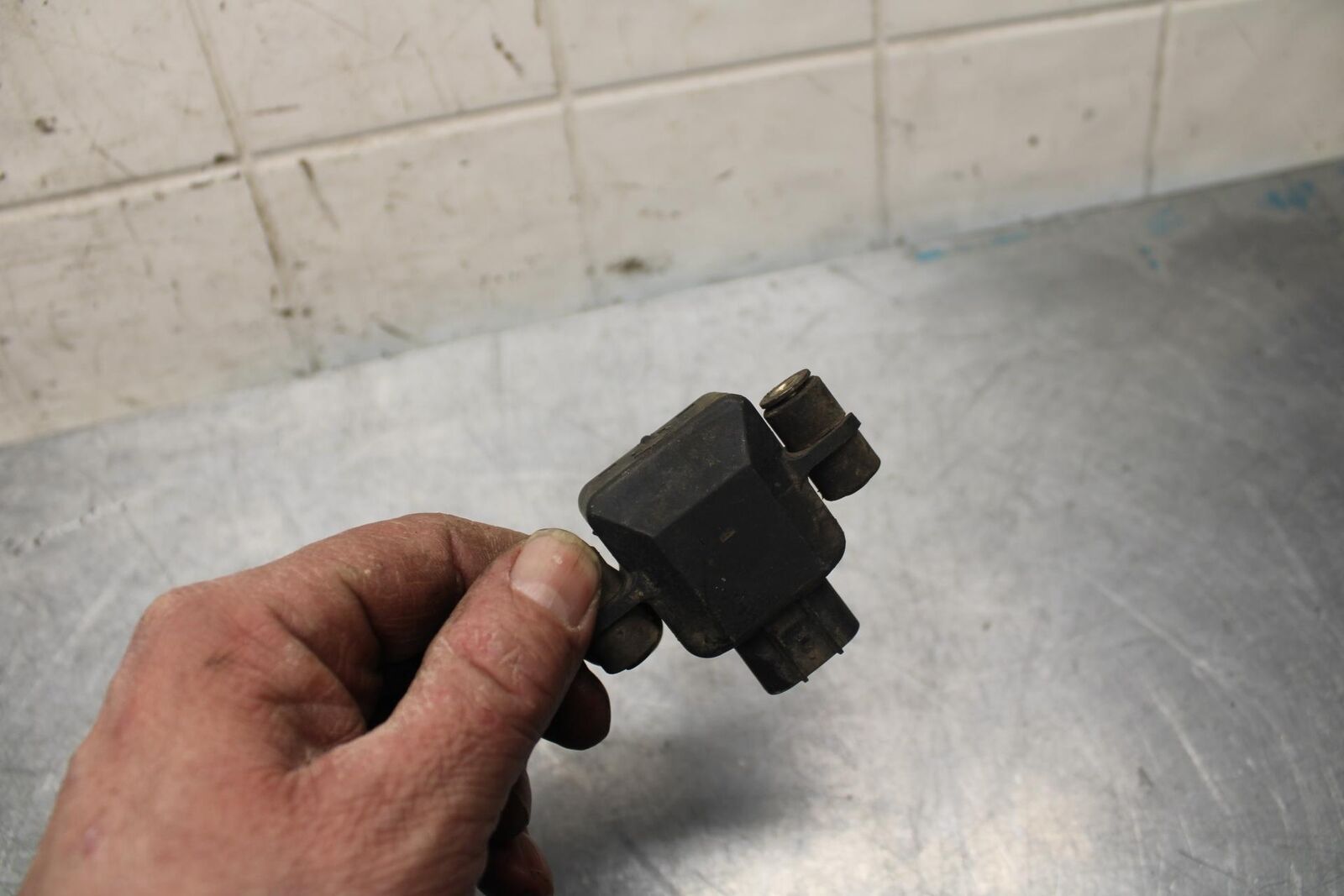 2003 Kawasaki Z1000 TIP OVER BANK ANGLE CRASH SENSOR SWITCH  BB35