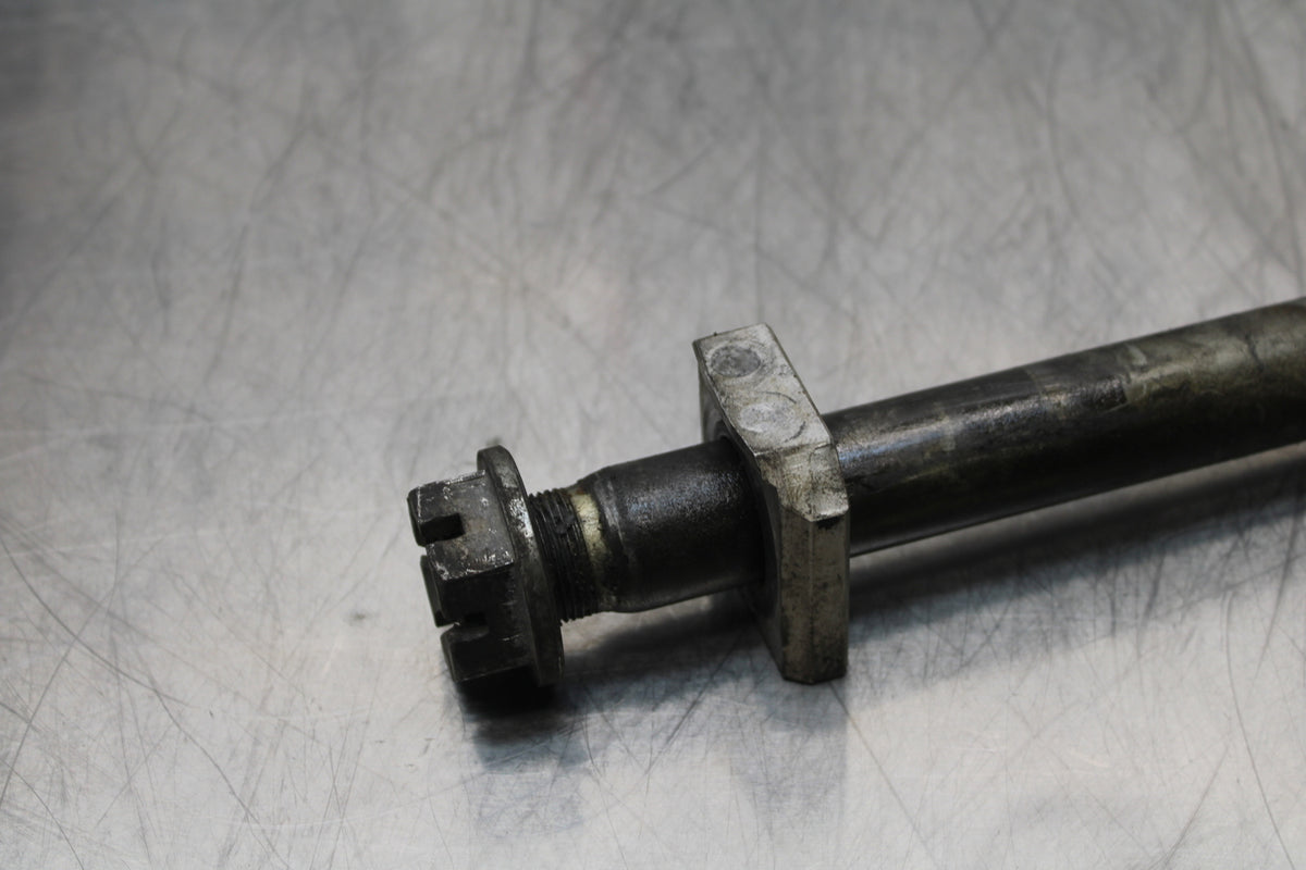 01-03 SUZUKI GSXR600 REAR AXLE BACK WHEEL RIM PIVOT BOLT AXEL BB145