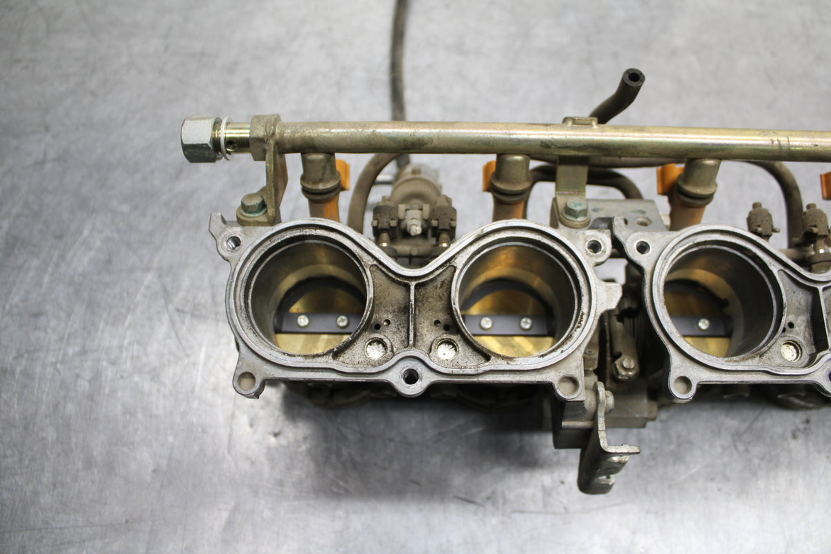 05-06 HONDA CBR600RR MAIN FUEL INJECTORS / THROTTLE BODIES BB739