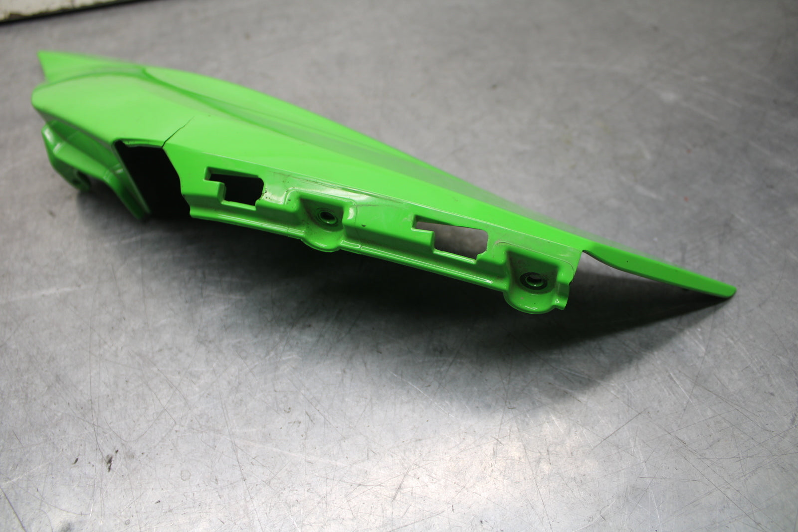 16 KAWASAKI NINJA ZX10R RIGHT REAR BACK TAIL FAIRING COWL 36001-0641-51B  BB650