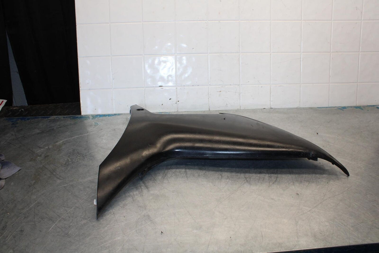 15-21 SUZUKI GSXR600 RIGHT MID UPPER SIDE FAIRING COWL PLASTIC BB437