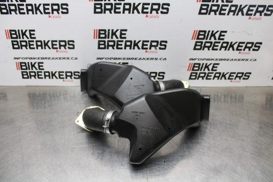 23-24 KAWASAKI NINJA ZX14R NEW!! RIGHT LEFT AIR INTAKE DUCTS BB764