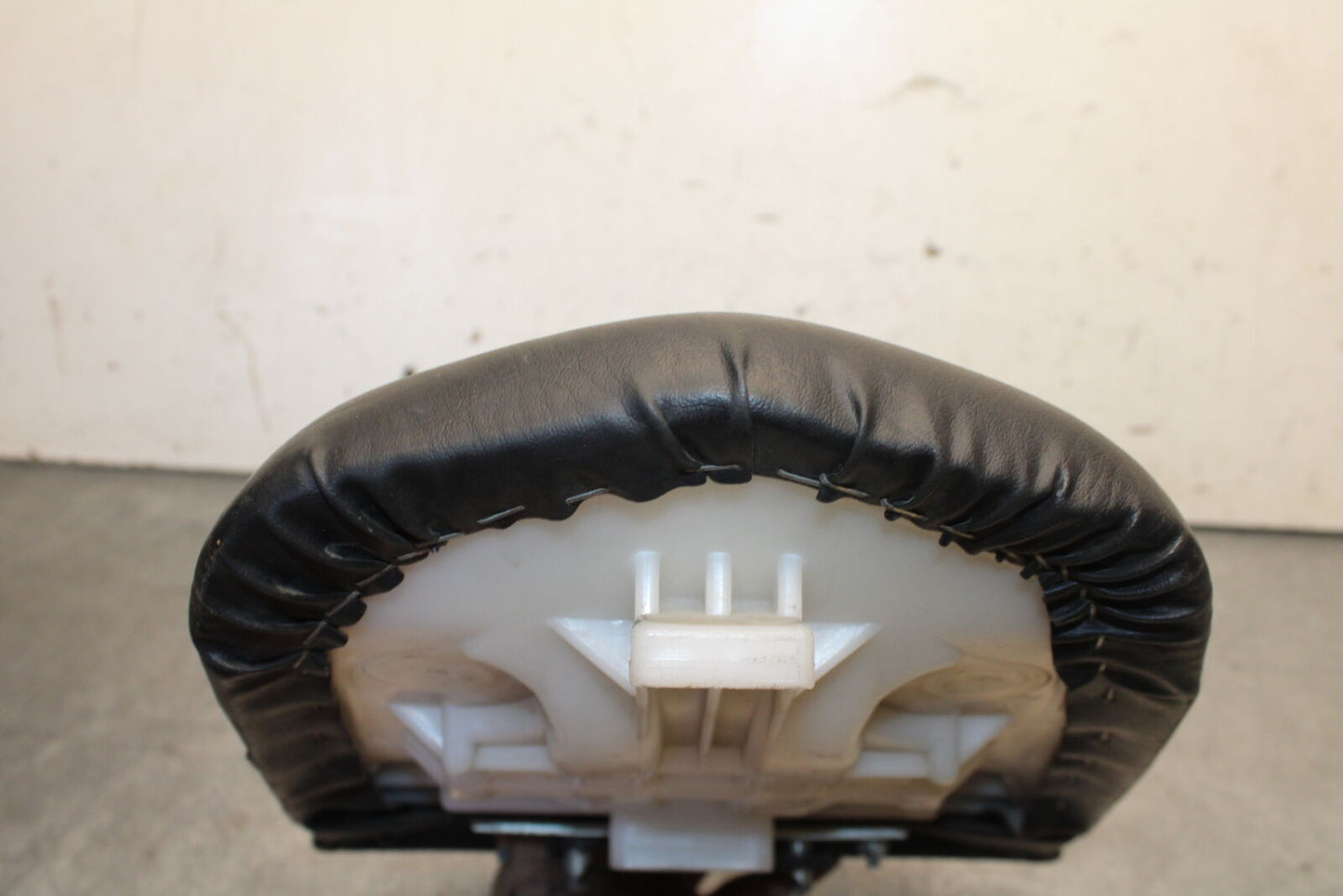 04-05 SUZUKI GSXR600 REAR BACK PASSENGER TANDEM SEAT PAD SADDLE PILLION BB658
