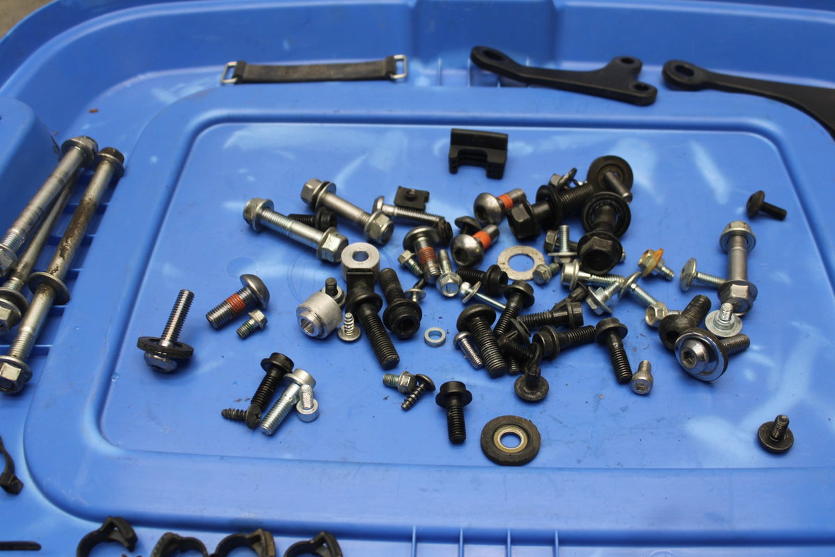 14-17 YAMAHA FZ07 MOUNTING BOLTS HARDWARE MOTOR SCREWS BB766