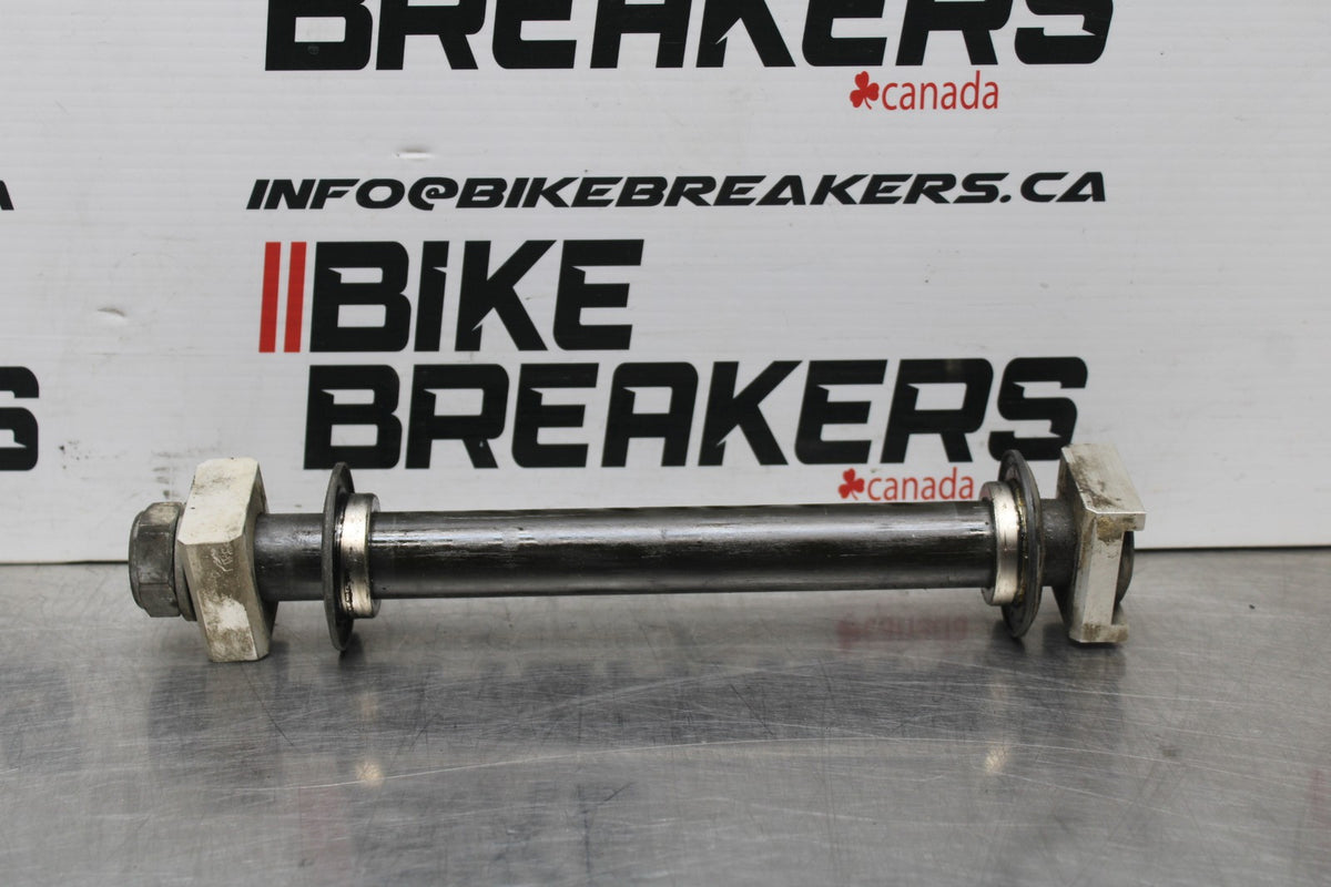 05 YAMAHA YZF R6 REAR AXLE BACK WHEEL RIM PIVOT BOLT AXEL BB858
