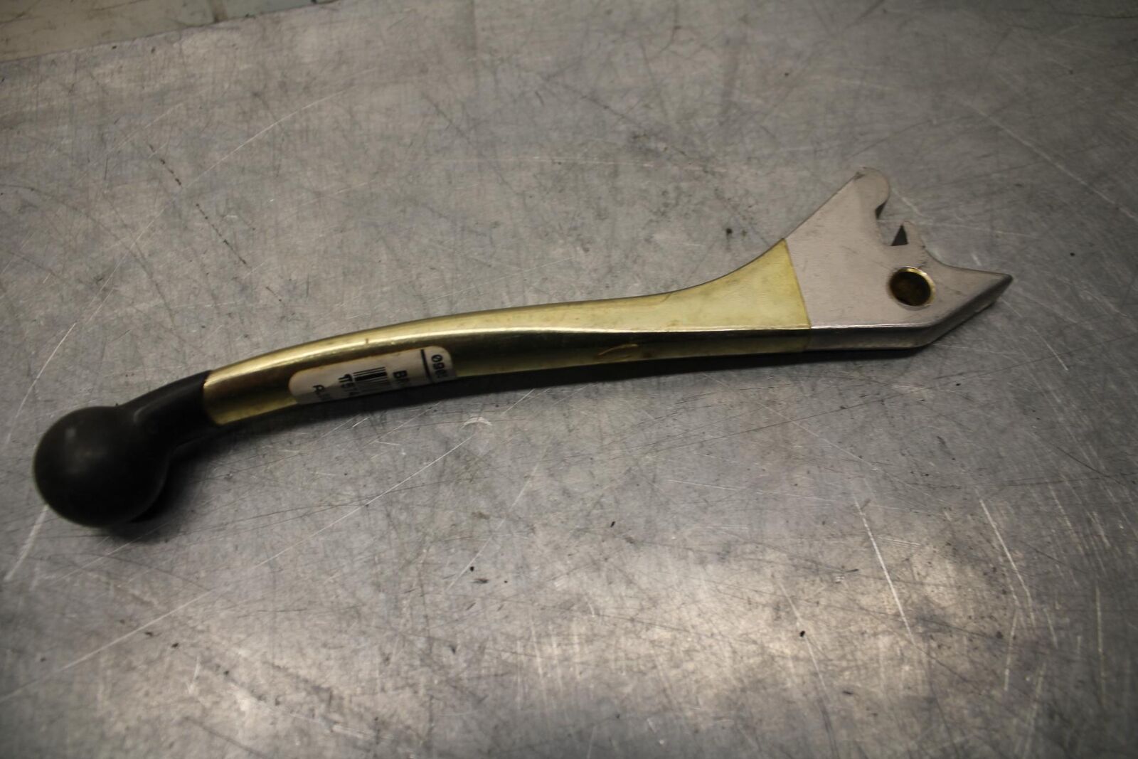 1975 Suzuki GT750  RIGHT CLIPON HANDLEBAR BRAKE LEVER 57420-45010 BB37