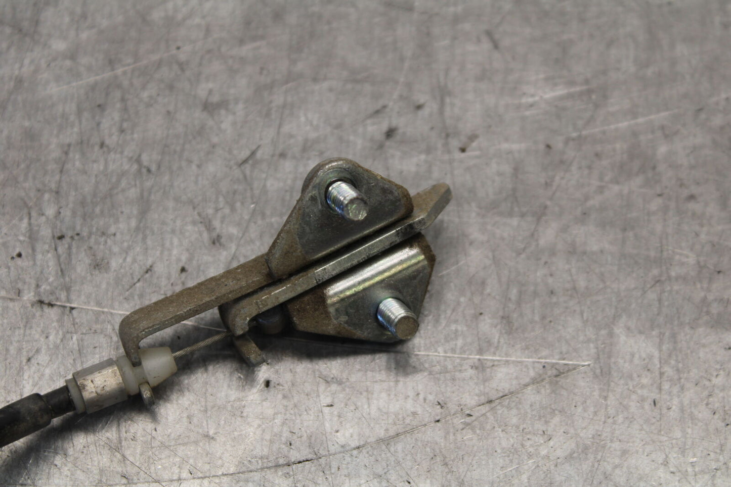 06-09 YAMAHA FZ6 REAR PASSENGER SEAT LATCH LOCK ASSEMBLY BB713