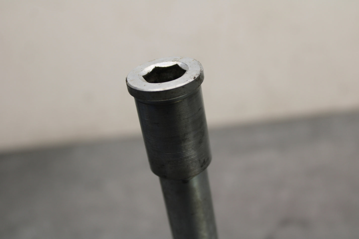 12-17 KAWASAKI NINJA 650 FRONT WHEEL RIM AXLE PIVOT BOLT BB129