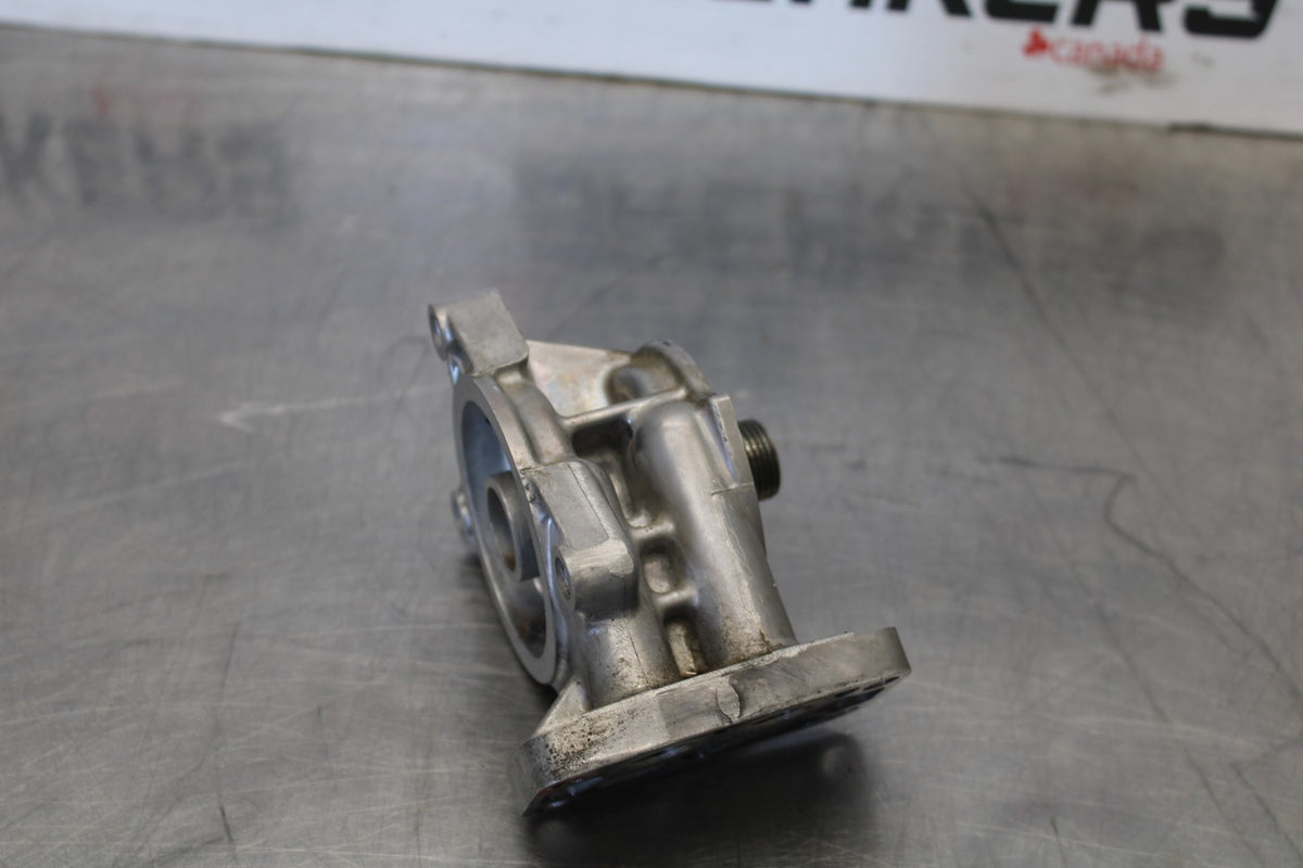 20-22 KAWASAKI NINJA ZX6R ENGINE OIL FILTER HOUSING BB884