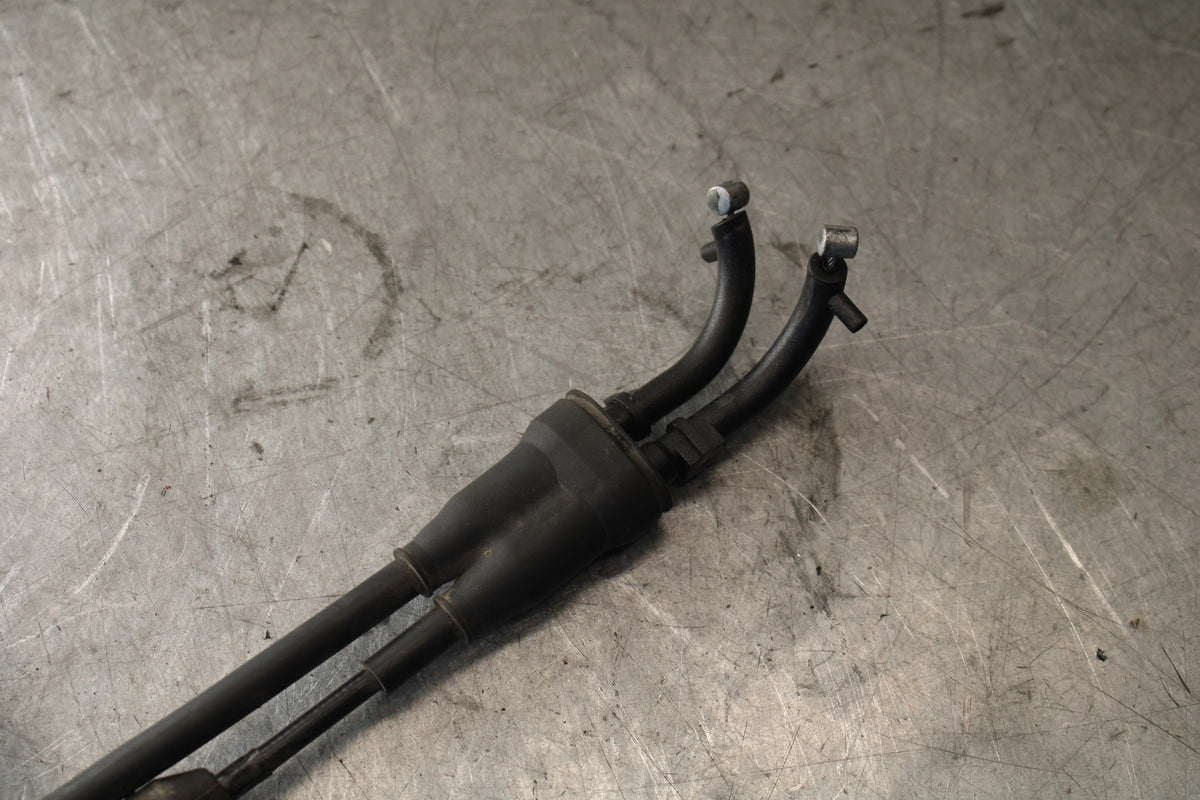 07-08 TRIUMPH DAYTONA 675 THROTTLE CABLES LINES BB685