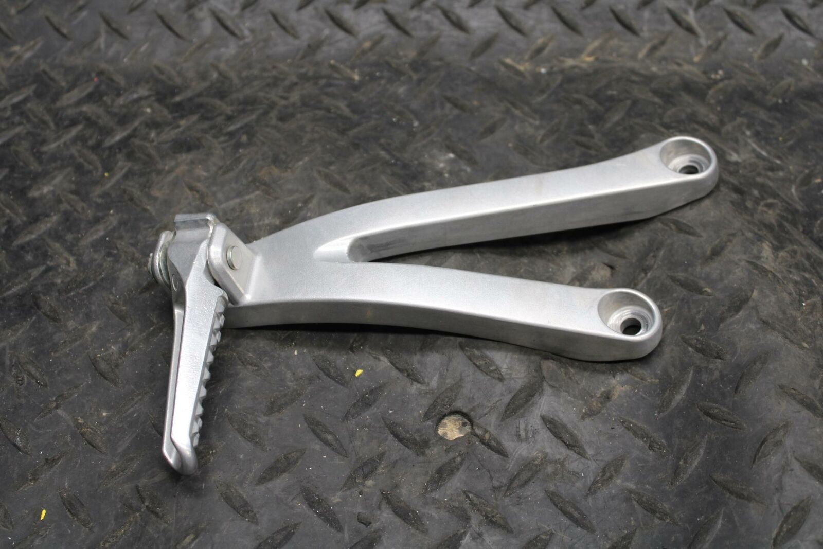 07-08 HONDA CBR600RR LEFT REAR PASSENGER PEG 50730-MEL-D00 50760-MFJ-D00 BB224