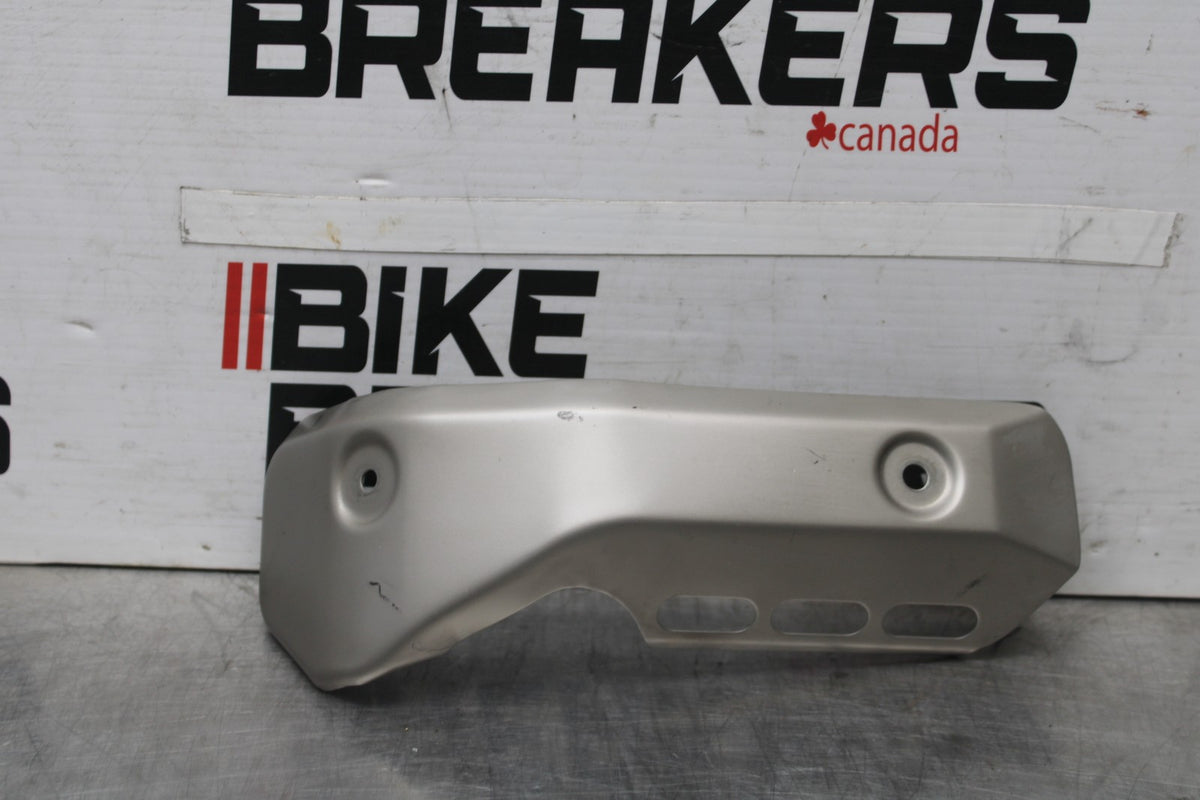 23-24 YAMAHA MT-07 REAR BACK MUFFLER EXHAUST PIPE COVER HEAT SHIELD GUARD BB927