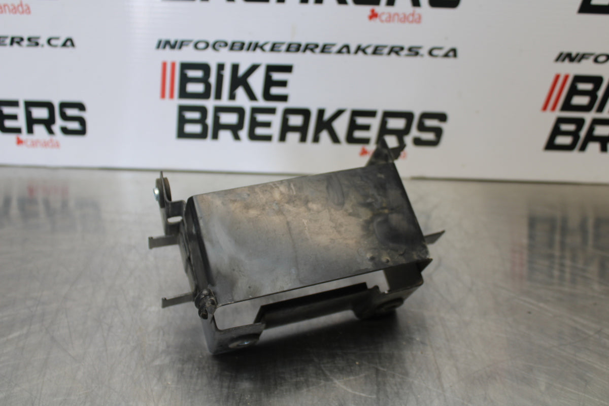 04-09 SUZUKI GS500F BATTERY TRAY BOX BB165