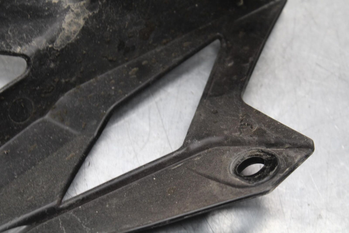 20 KAWASAKI Z400 ER400 ABS REAR BACK DRIVE CHAIN GUARD COVER SHIELD BB586