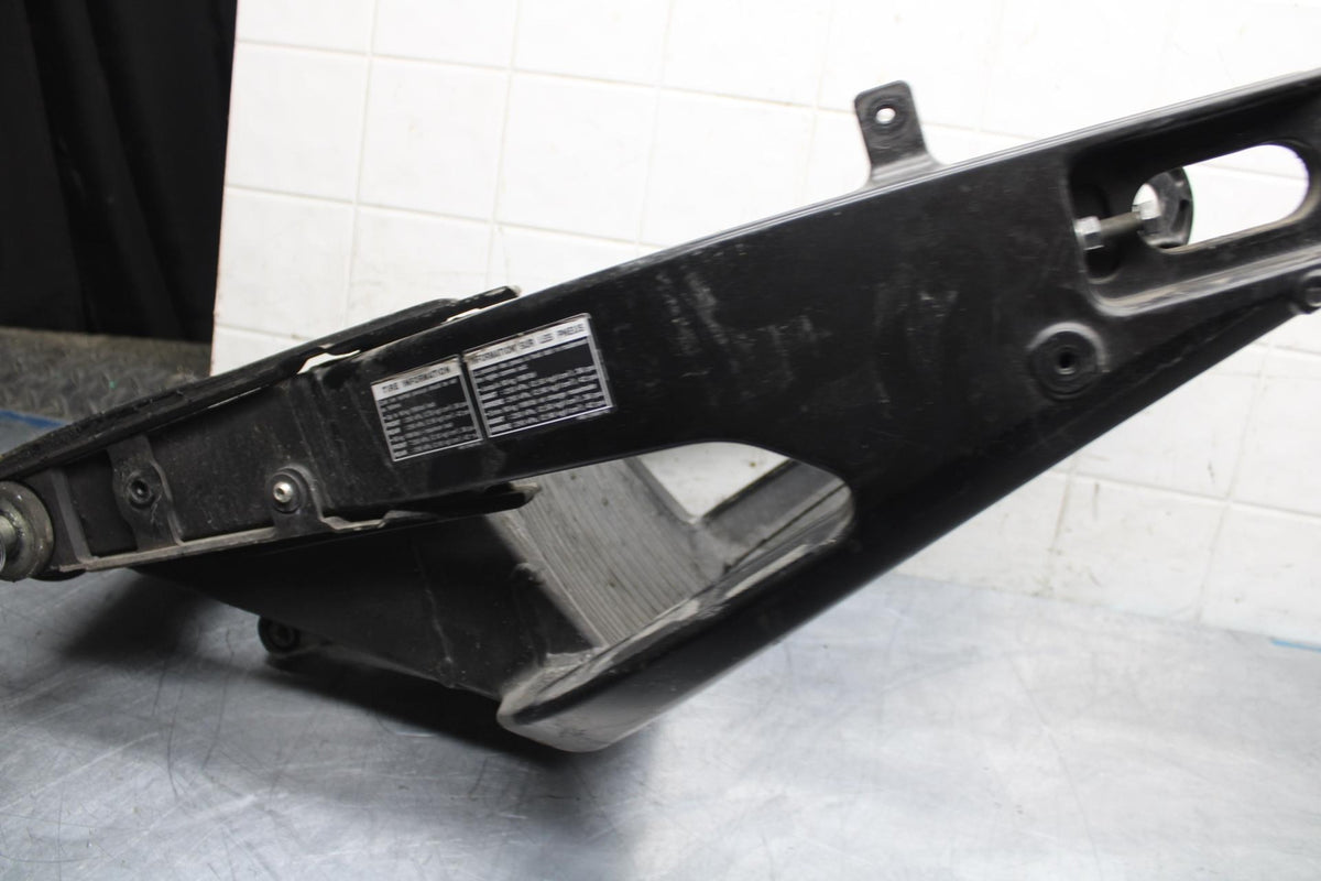 09-14 YAMAHA YZF R1  SWINGARM BACK SUSPENSION SWING ARM 14B-22110-00-P0 BB471