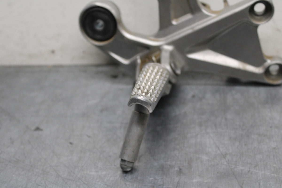 10-11 HONDA CBR1000RR RIGHT REARSET REAR SET DRIVER FOOT PEG REST STOP BB128