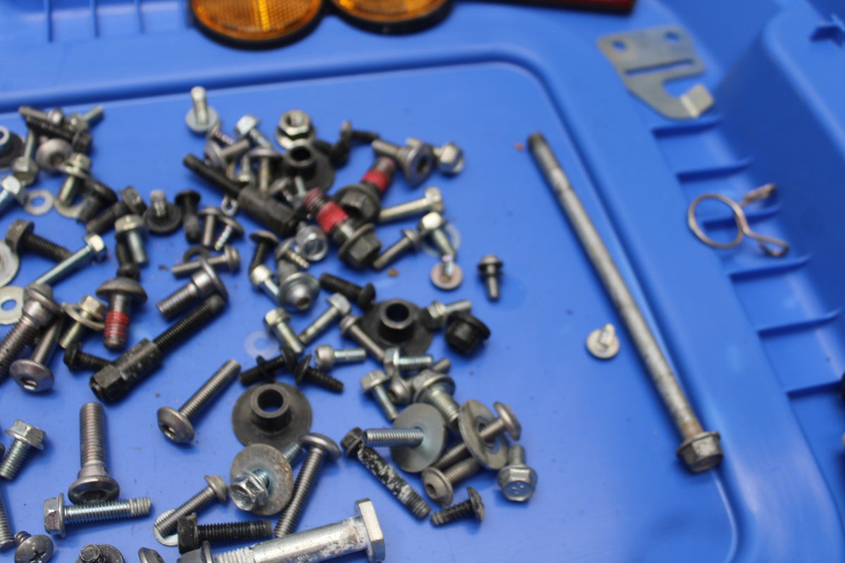23 KAWASAKI NINJA 650 EX650 MOUNTING BOLTS HARDWARE SCREWS BB920