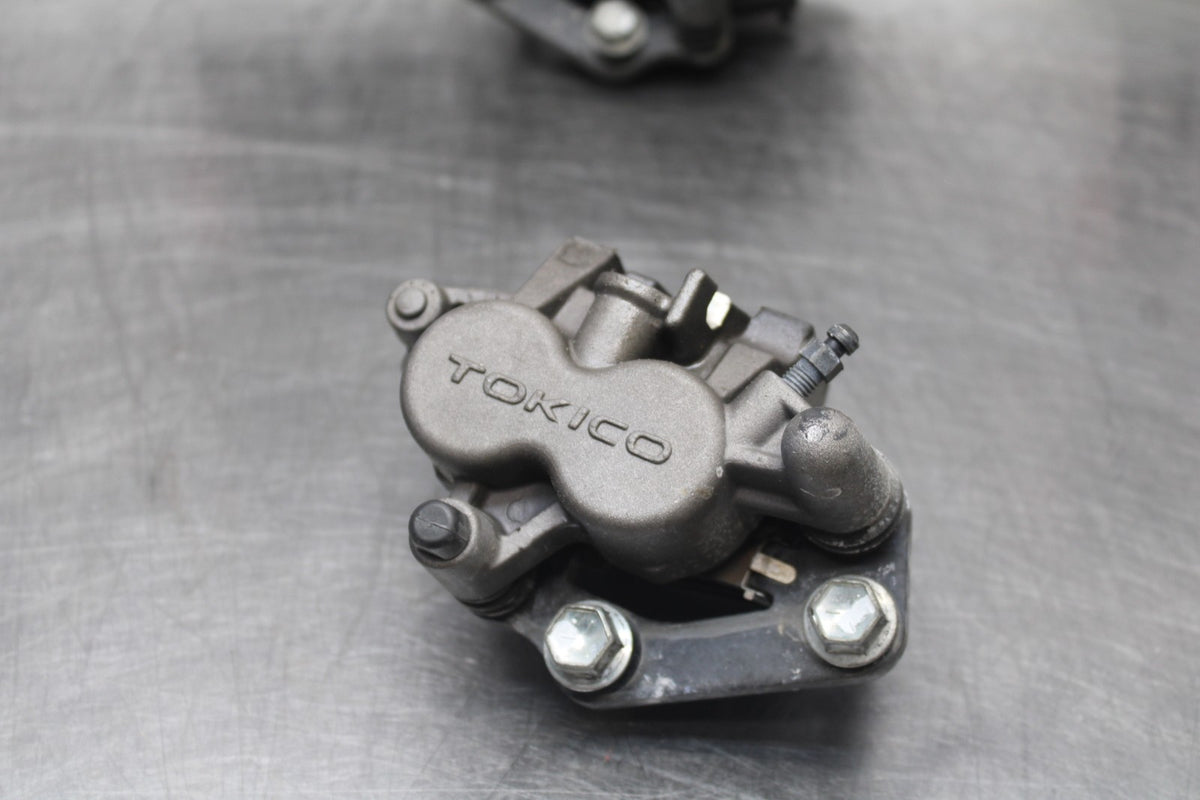 08 SUZUKI SV650 RIGHT LEFT FRONT BRAKE CALIPER SET PAIR CALIPERS BB846