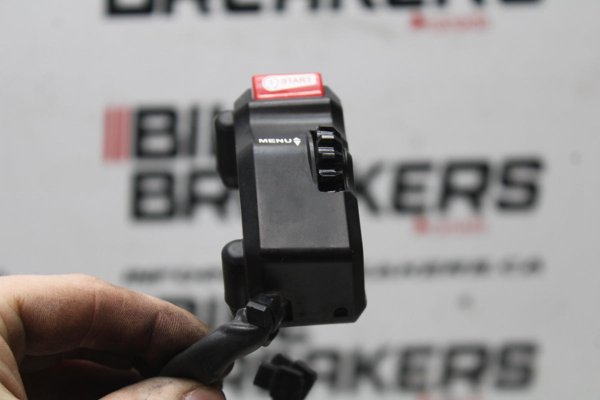 18 YAMAHA YZF R1  RIGHT CLIP ON HANDLE KILL OFF START SWITCH SWITCHES BB838