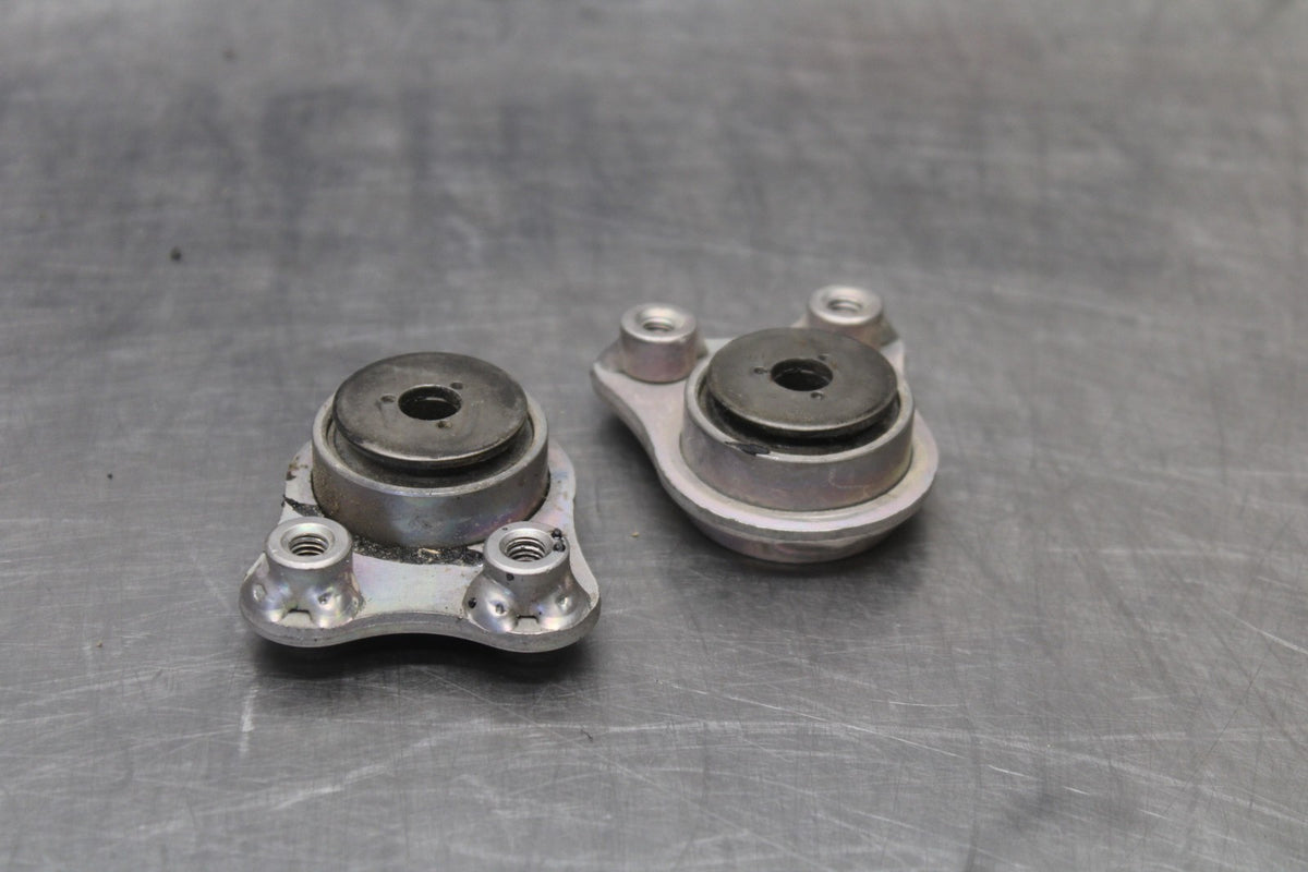 22-25 YAMAHA YZF R7 EXHAUST MUFFLER HEADER MOUNT BRACKET HANGER BB940