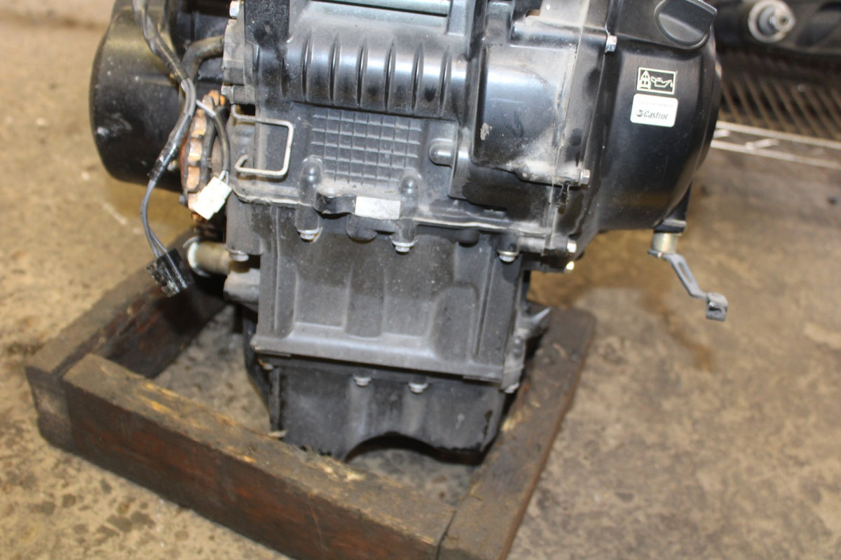 12 TRIUMPH STREET TRIPLE R ENGINE MOTOR BB914