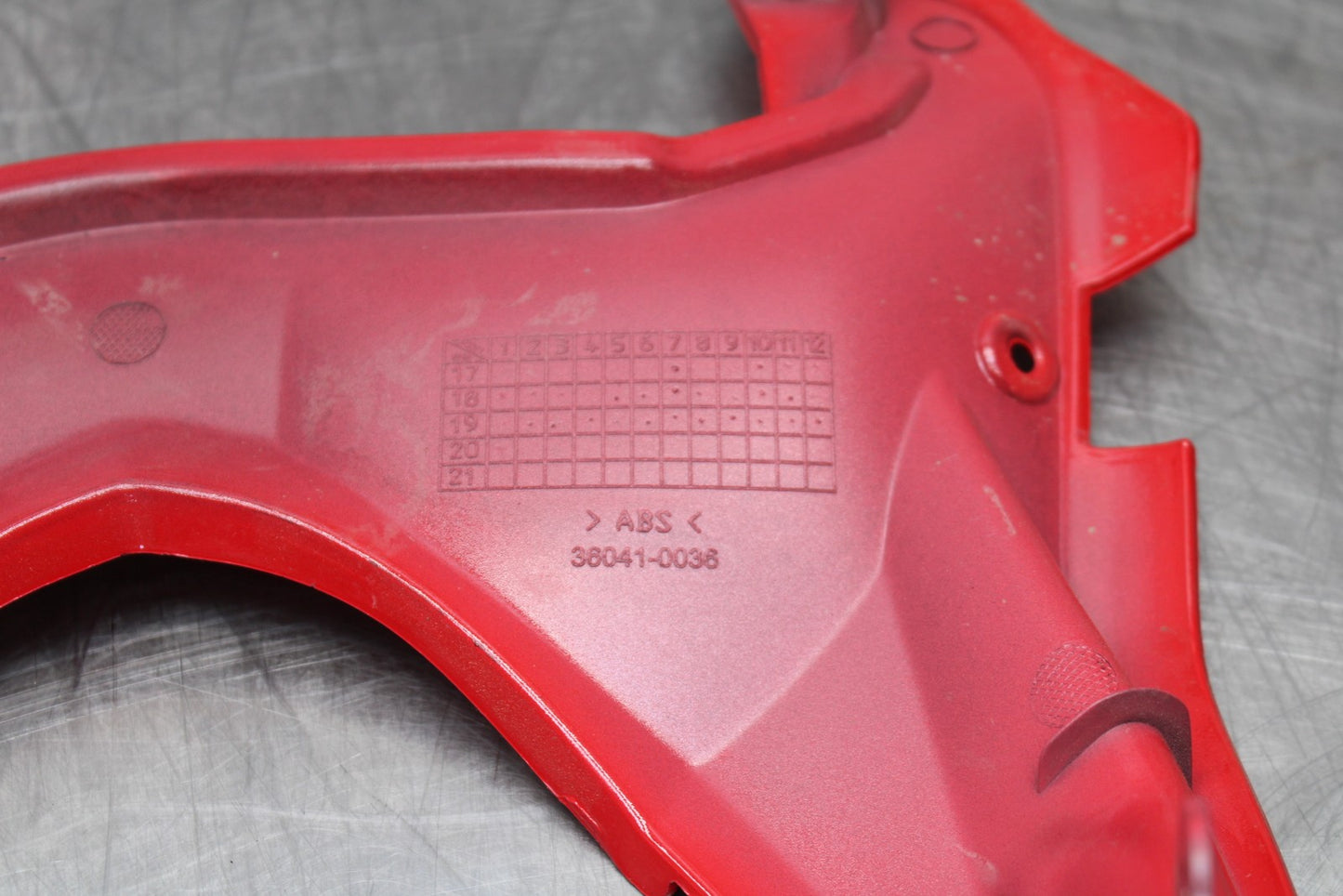 18-23 KAWASAKI NINJA 400 EX400 ABS CENTER REAR BACK TAIL FAIRING COWL BB177